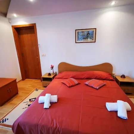 Vila Arcadia Pensión *